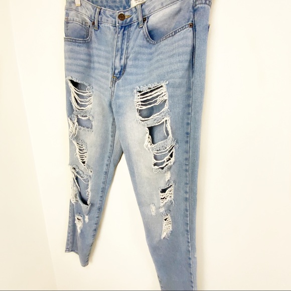 Forever 21 | Distressed Skinny Jeans - Picture 2 of 5